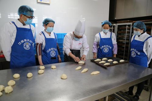 合肥工業(yè)大學(xué)飲食服務(wù)中心一行赴我校糕點(diǎn)廠開(kāi)展餐飲服務(wù)調(diào)研學(xué)習(xí)交流活動(dòng)